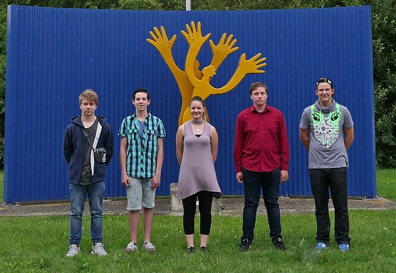 Vier neue Auszubildende (Foto: Sonlux) Vier neue Auszubildende (Foto: Sonlux)