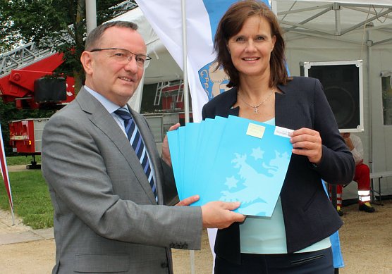 24 wertvolle "Kutschen" &uuml;bergeben (Foto: Karl-Heinz Herrmann)