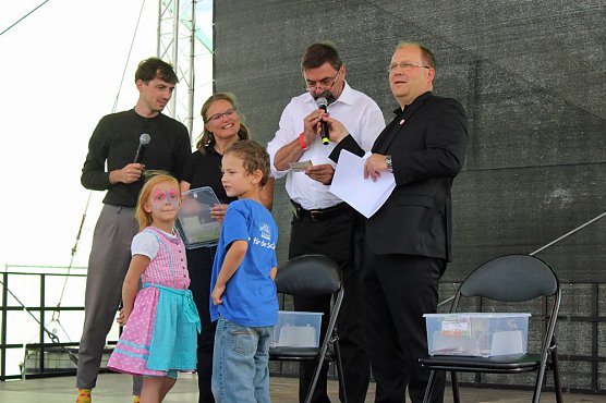 "Wir engagieren uns vor Ort! (Foto: Karl-Heinz Herrmann) "Wir engagieren uns vor Ort! (Foto: Karl-Heinz Herrmann)