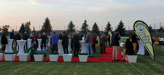 Die Eintracht stellt sich vor (Foto: Karl-Heinz Herrmann)