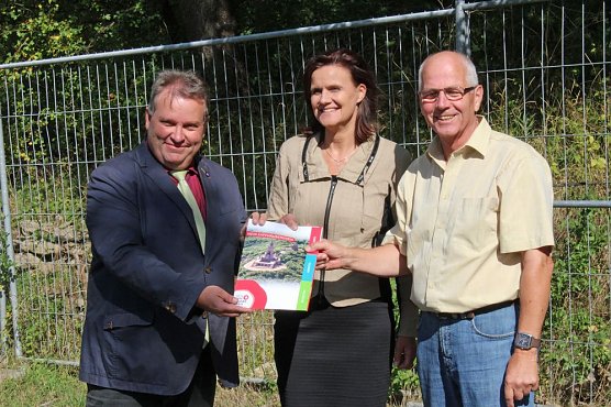 Zuwendungsbescheid f&uuml;r Schlosspark Ebeleben (Foto: Karl-Heinz Herrmann)