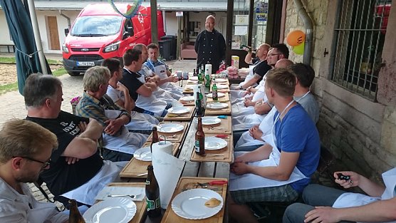 2. GRILLKURS mit dem Grillmeister (Foto: Landratsamt Kyffhäuserkreis) 2. GRILLKURS mit dem Grillmeister (Foto: Landratsamt Kyffhäuserkreis)