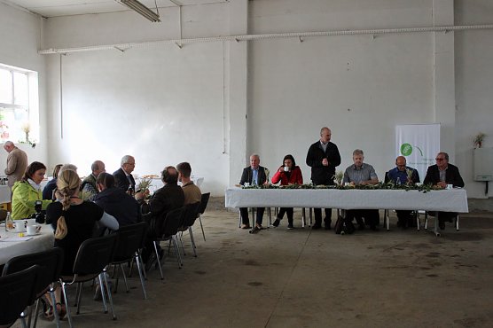Landwirte beim Kyffhäuser Erntegespräch (Foto: Karl-Heinz Herrmann) Landwirte beim Kyffhäuser Erntegespräch (Foto: Karl-Heinz Herrmann)