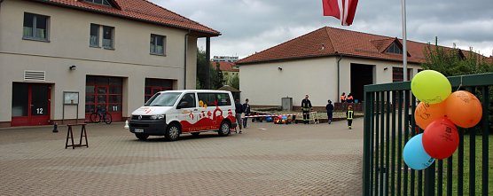 Feuerwehr buntem Programm (Foto: Karl-Heinz Herrmann)