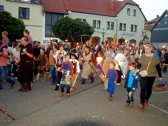 Das sollten Sie wissen - Frankenhisser Bauernmarkt 2017 (Foto: Stadtmarketing Bad Frankenhausen) Das sollten Sie wissen - Frankenhisser Bauernmarkt 2017 (Foto: Stadtmarketing Bad Frankenhausen)