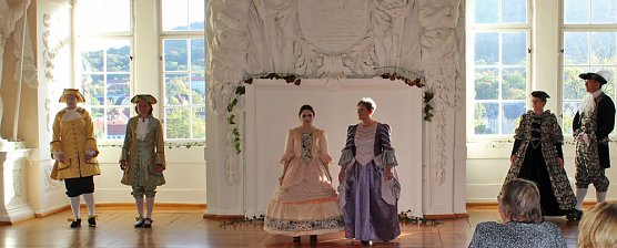 G&uuml;ldener Herbst im Schloss (Foto: Karl-Heinz Herrmann)