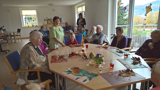 Herbstbasteln Betreutes Wohnen Volkssolidarit&auml;t &Ouml;stertal (Foto: Yvonne Kraft)