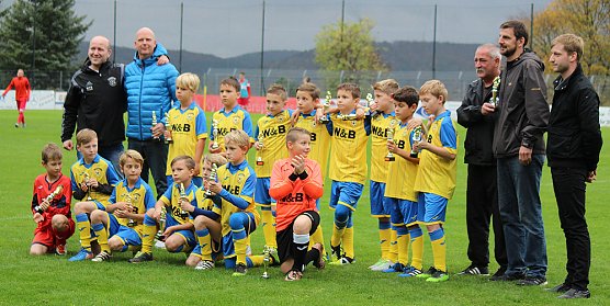 Jungs und Trainer geehrt (Foto: Karl-Heinz Herrmann)