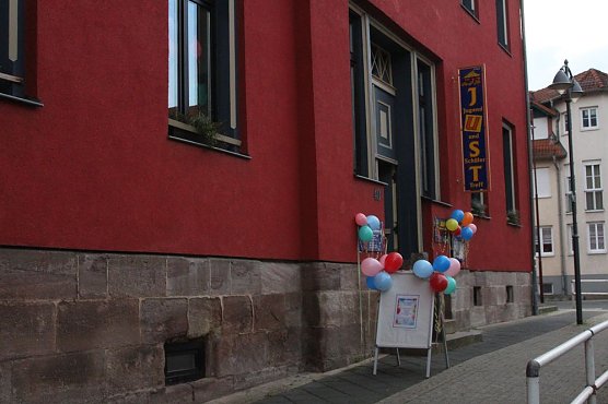 Ansturm auf das "JuST" (Foto: Karl-Heinz Herrmann)