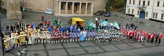 Rathaus "gepl&uuml;ndert" (Foto: Karl-Heinz Herrmann)