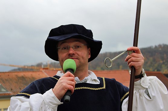 Rathaus "gepl&uuml;ndert" (Foto: Karl-Heinz Herrmann)