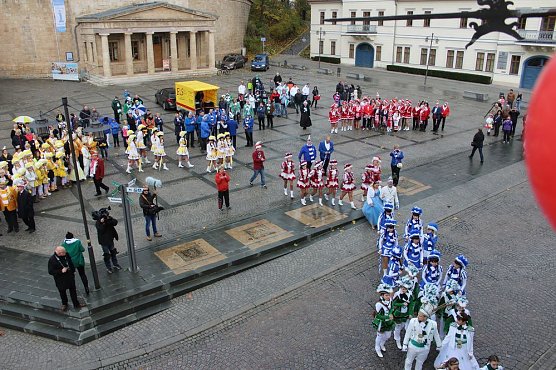Rathaus "gepl&uuml;ndert" (Foto: Karl-Heinz Herrmann)