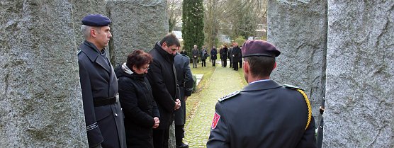 Der Opfer von Gewalt und Kriegen gedacht (Foto: Karl-Heinz Herrmann) Der Opfer von Gewalt und Kriegen gedacht (Foto: Karl-Heinz Herrmann)