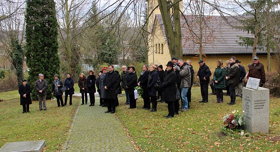 Der Opfer von Gewalt und Kriegen gedacht (Foto: Karl-Heinz Herrmann) Der Opfer von Gewalt und Kriegen gedacht (Foto: Karl-Heinz Herrmann)