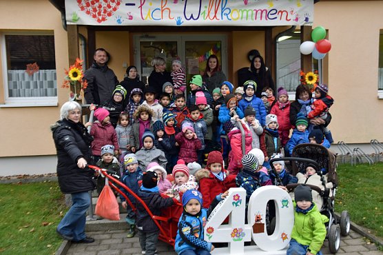Ich bin ein kleiner Floh und wackel mit dem Po... (Foto: Flohkiste Schrnberg) Ich bin ein kleiner Floh und wackel mit dem Po... (Foto: Flohkiste Schrnberg)