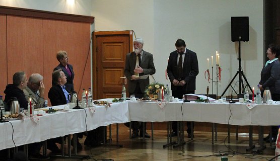 Ehrengabe an Akademiedirektor (Foto: Karl-Heinz Herrmann)