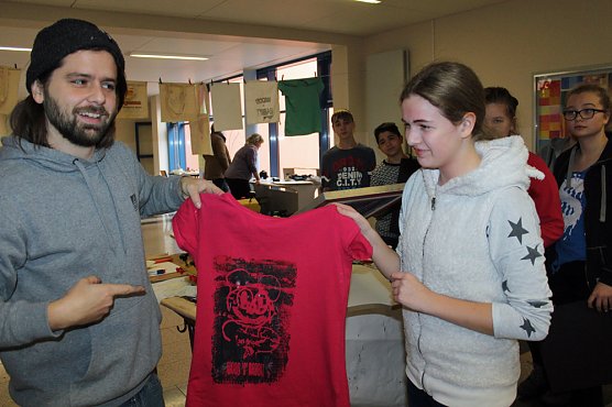 Viktor Sobek in der Östertalschule (Foto: Karl-Heinz Herrmann) Viktor Sobek in der Östertalschule (Foto: Karl-Heinz Herrmann)