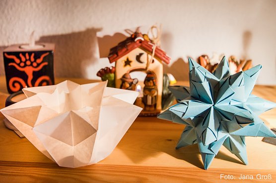 Adventsbasteln im Weltladen Sondershausen (Foto: Jana Gro&szlig;)