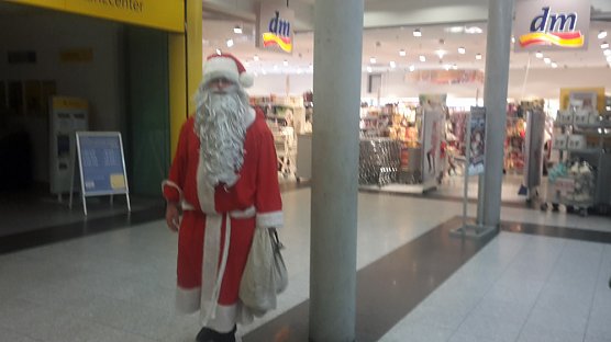 Kein Wetter f&uuml;r die H&auml;ndler (Foto: Karl-Heinz Herrmann)