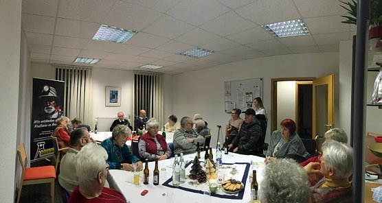 Weihnachtliche Stimmung zum Nikolaus beim Pflegedienst Gl&uuml;ck Auf (Foto: Ambulanter Pflegedienst Gl&uuml;ck Auf)