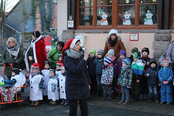 Weihnachtsmarkt an der Kindervilla (Foto: Karl-Heinz Herrmann)