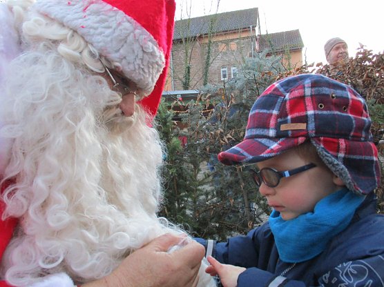 War das der Weihnachtsmann? (Foto: Kindervilla)