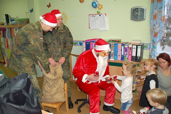 Ein ganz besonderer Besuch vom Nikolaus (Foto: Haus der kleinen Eselchen)