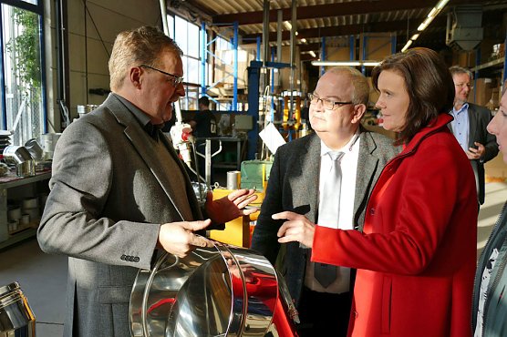 Zum Firmenbesuch in Oldisleben (Foto: Landratsamt Kyffh&auml;userkreis)