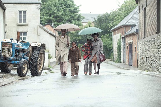 Ein Dorf sieht schwarz (Foto: Prokino) Ein Dorf sieht schwarz (Foto: Prokino)
