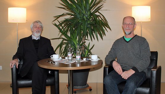 Birger Jesch im Kulturcafé (Foto: Karl-Heinz Herrmann) Birger Jesch im Kulturcafé (Foto: Karl-Heinz Herrmann)