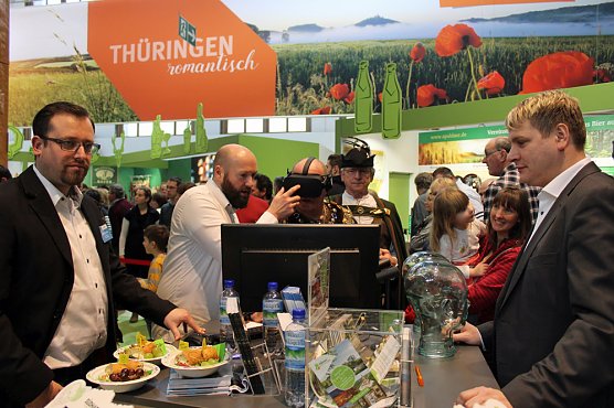 Offensive auf der "Grünen Woche" (Foto: Karl-Heinz Herrmann) Offensive auf der "Grünen Woche" (Foto: Karl-Heinz Herrmann)