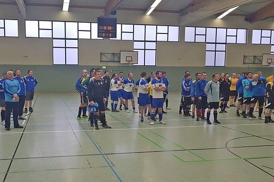 Oldi-Kicker begeisterten (Foto: Holm Suffa) Oldi-Kicker begeisterten (Foto: Holm Suffa)