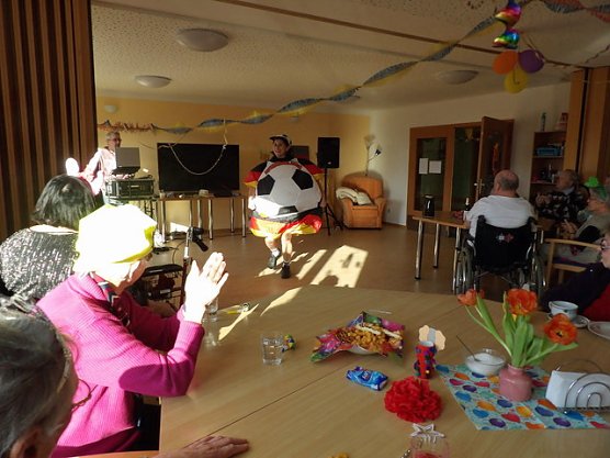 Faschingsfeier im Betreuten Wohnen (Foto: Pflegedienstleitung)
