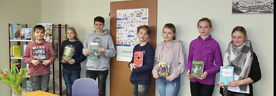 Vorlesewettbewerb im Kreis gewonnen (Foto: Karl-Heinz Herrmann) Vorlesewettbewerb im Kreis gewonnen (Foto: Karl-Heinz Herrmann)