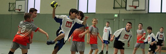 Spannendes Derby beim Handball  (Foto: Karl-Heinz Herrmann)