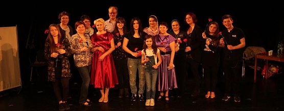 Tanztheater zum Weltfrauentag (Foto: Angelo Glashagel) Tanztheater zum Weltfrauentag (Foto: Angelo Glashagel)