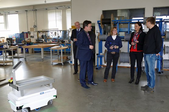 Europaabgeordneter und Landr&auml;tin besuchten ICS in Ro&szlig;leben (Foto: Landratsamt Kyffh&auml;userkreis)