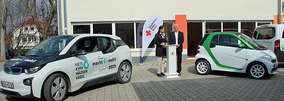 DRK mit E-Auto zum Testen (Foto: Karl-Heinz Herrmann)