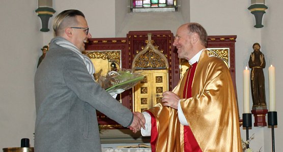 Jubiläum seiner 40jährigen Priesterweihe (Foto: Karl-Heinz Herrmann) Jubiläum seiner 40jährigen Priesterweihe (Foto: Karl-Heinz Herrmann)