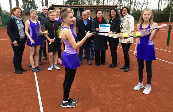 Lottomittel &uuml;bergeben (Foto: privat)