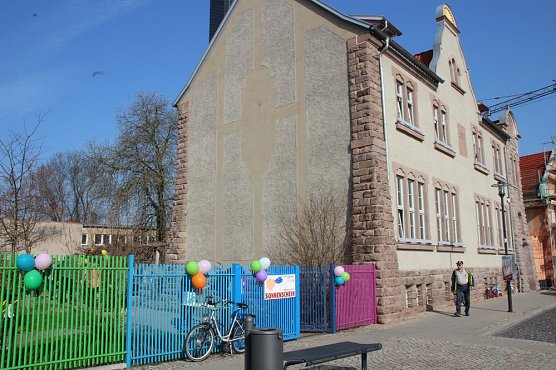 Hurra, wir spielen in der sanierten Kita (Foto: Karl-Heinz Herrmann) Hurra, wir spielen in der sanierten Kita (Foto: Karl-Heinz Herrmann)