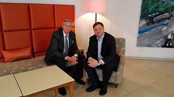 Im Gespräch mit Wolfgang Bosbach (Foto: Stefan Schard) Im Gespräch mit Wolfgang Bosbach (Foto: Stefan Schard)