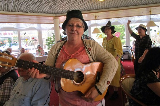 Frühlingsfest am Göldner (Foto: AWO Seniorenresidenz) Frühlingsfest am Göldner (Foto: AWO Seniorenresidenz)