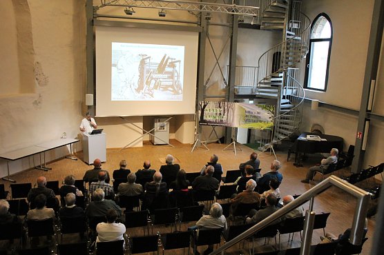 Vortrag zur Biodiversit&auml;t (Foto: Karl-Heinz Herrmann)