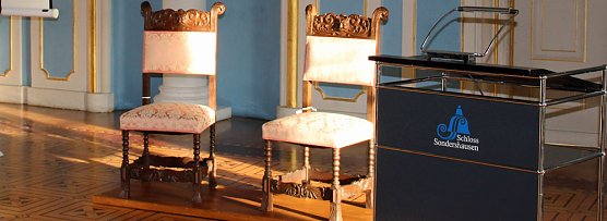 Restaurierte Stühle wieder im Schlossmuseum (Foto: Karl-Heinz Herrmann) Restaurierte Stühle wieder im Schlossmuseum (Foto: Karl-Heinz Herrmann)