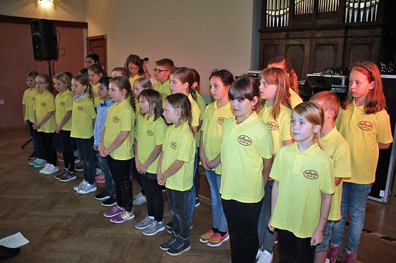 Die "Hütte" war voll - Frühlingsfest (Foto: Karl-Heinz Herrmann) Die "Hütte" war voll - Frühlingsfest (Foto: Karl-Heinz Herrmann)