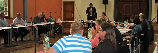 Letzte Stadtratssitzung des bisherigen Bürgermeisters (Foto: Karl-Heinz Herrmann) Letzte Stadtratssitzung des bisherigen Bürgermeisters (Foto: Karl-Heinz Herrmann)