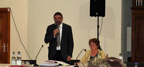 Letzte Stadtratssitzung des bisherigen Bürgermeisters (Foto: Karl-Heinz Herrmann) Letzte Stadtratssitzung des bisherigen Bürgermeisters (Foto: Karl-Heinz Herrmann)