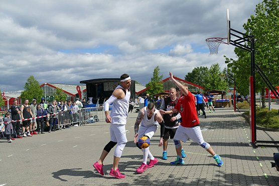 Silbernes Jubiläum in Artern (Foto: Landratsamt Kyffhäuserkreis) Silbernes Jubiläum in Artern (Foto: Landratsamt Kyffhäuserkreis)
