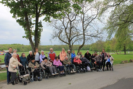 Eine Ausfahrt ins Gr&uuml;ne (Foto: AWO Seniorenresidenz)